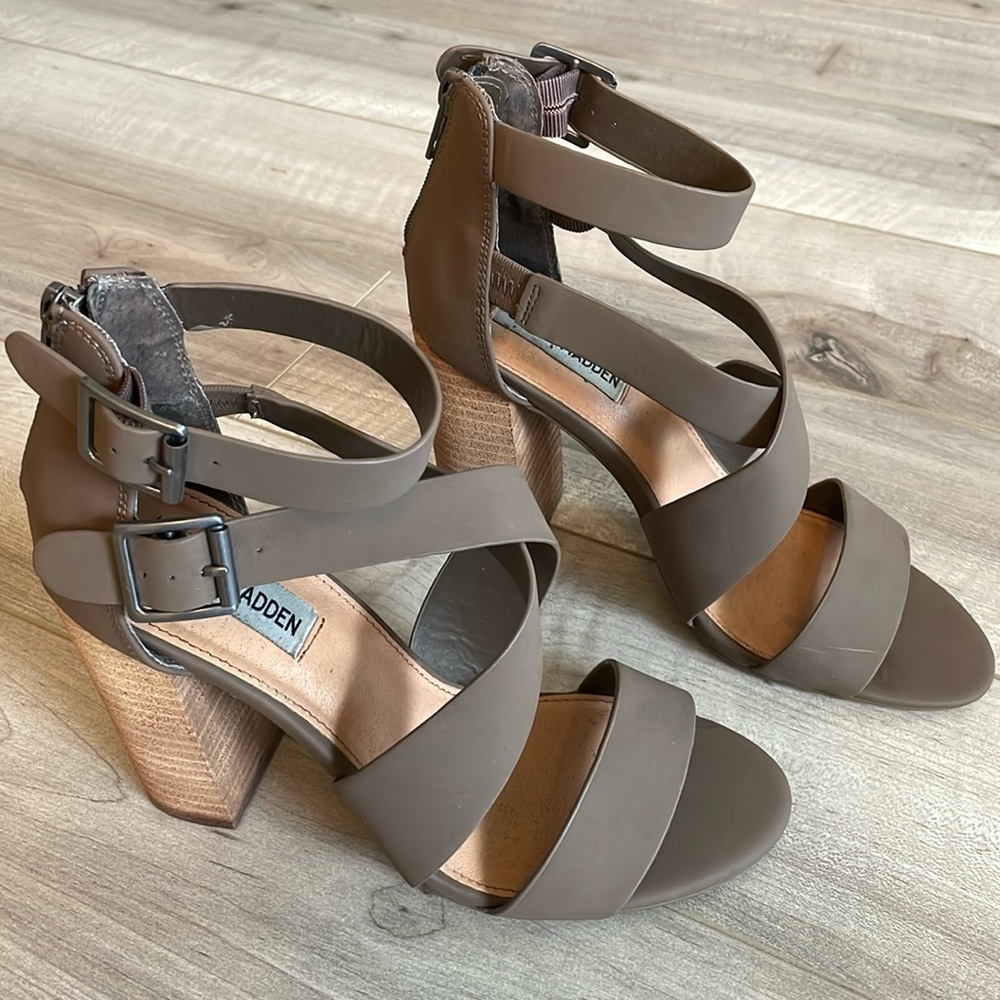 Steve Madden Strap Wedge